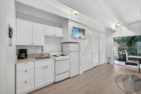 Tropicana Gardens, 4001 S Ocean Blvd #119, South Palm Beach, Florida 33480, image 2
