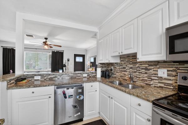 Homewood, 376 Leigh Rd, West Palm Beach, Florida 33405, image 2