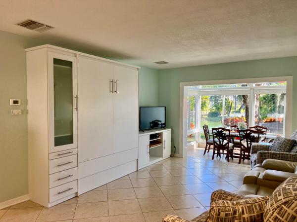 Narcissus Gardens, 5151 W Oakland Park Blvd #110, Lauderdale Lakes, Florida 33313, image 1