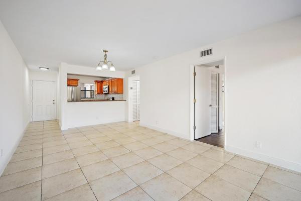 Palm Beach Place, 1661 Balfour Point Dr #B, West Palm Beach, Florida 33411, image 1