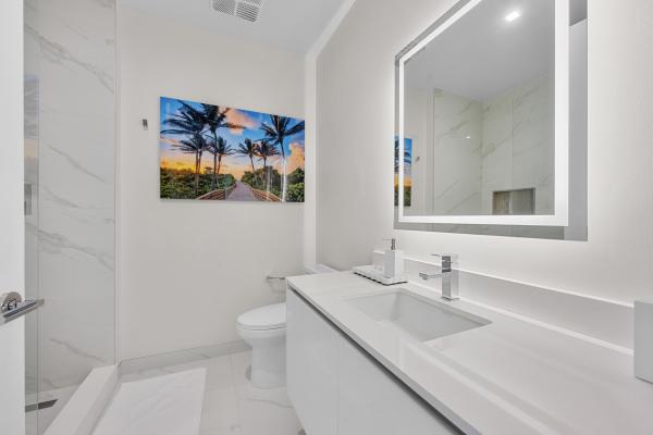 Nautilus 220, 220 Lake Shore Dr, Lake Park, Florida 33403, image 2