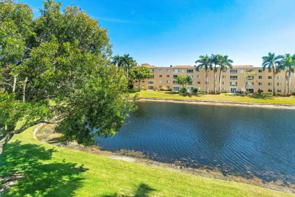 Coral Cove At Coral Lakes, 12540 Majesty Cir #302, Boynton Beach, Florida 33437, image 1