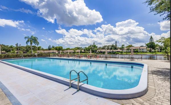 Pine Ridge At Haverhill, 4821 Sable Pine Cir #B1, West Palm Beach, Florida 33417, image 1