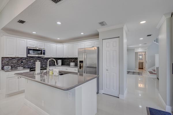 Barclay Club, 17 Selby Ln, Palm Beach Gardens, Florida 33418, image 1