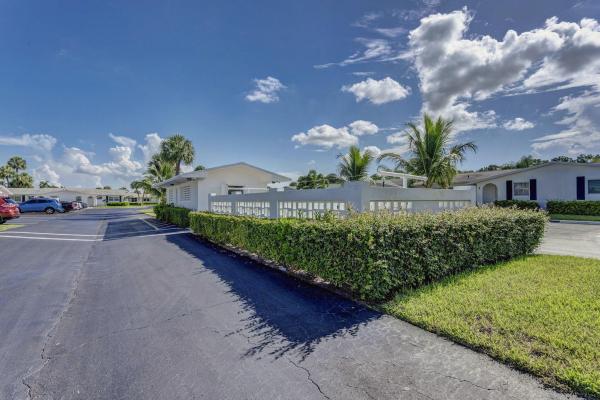 Ashley At Cresthaven Villas, 2960 Ashley Dr E #D, West Palm Beach, Florida 33415, image 1