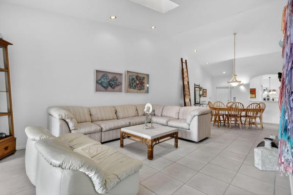 Palm Isles West, 9848 Crescent View Dr, Boynton Beach, Florida 33437, image 1