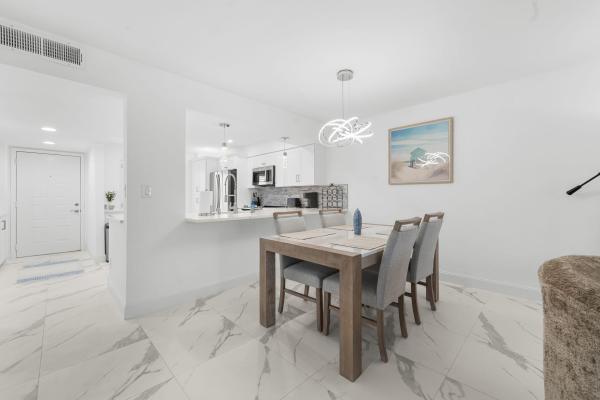 Huntington Lakes 2, 6936 Huntington Ln #302, Delray Beach, Florida 33446, image 1