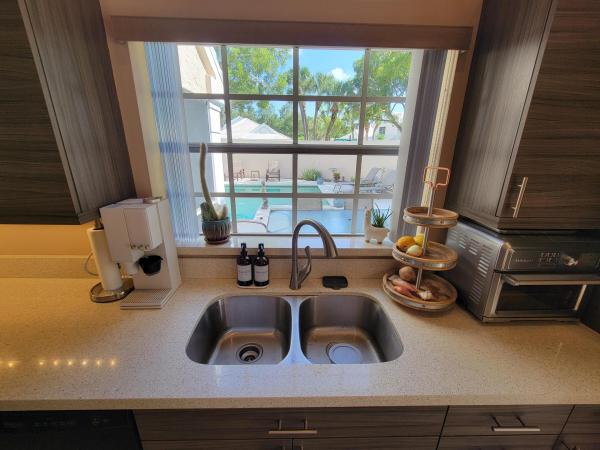 Barclay Club, 33 Selby Ln, Palm Beach Gardens, Florida 33418, image 1