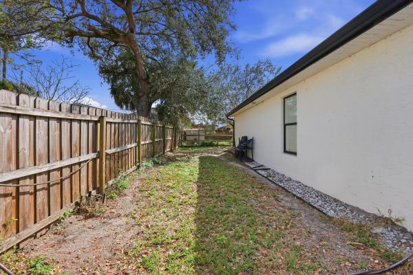 Hidden Oaks, 1818 SW Notre Dame Ave, Port St. Lucie, Florida 34953, image 1