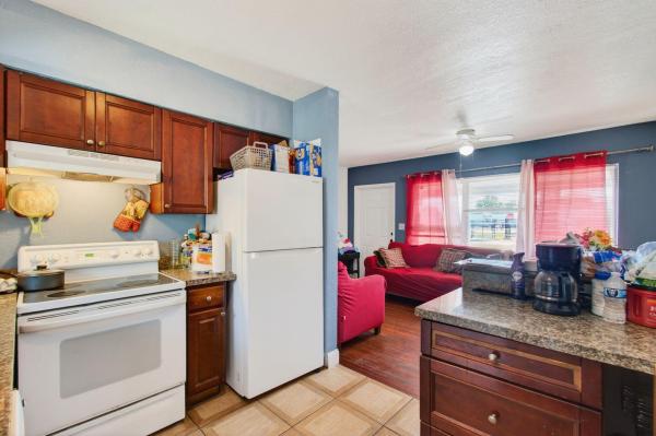 Lake Worth Town, 512 N 9th Ave, Lake Worth Beach, Florida 33460, image 1