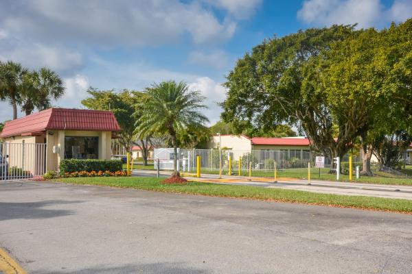Golden Lakes Village, 477 Lake Dora Dr, West Palm Beach, Florida 33411, image 2