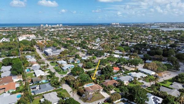 Jupiter In The Pines, 394 Evergreen Ave, Tequesta, Florida 33469, image 1