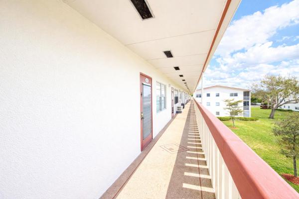 33 Preston A, Boca Raton, Florida 33434, image 3