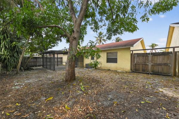 Brentwood Lakes, 6158 Arcade Ct, Lake Worth, Florida 33463, image 2