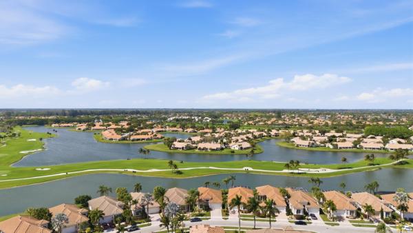Turnberry Isle At Aberdeen, 7003 Fairway Lakes Dr, Boynton Beach, Florida 33472, image 1
