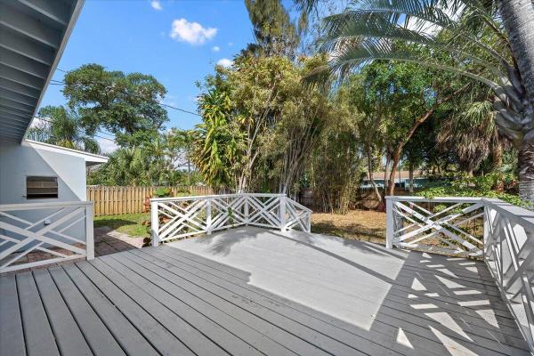 Lake Park Manor, 2585 Lorraine Ct, North Palm Beach, Florida 33403, image 2