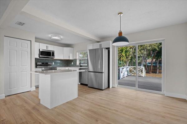Lake Park Manor, 2585 Lorraine Ct, North Palm Beach, Florida 33403, image 3