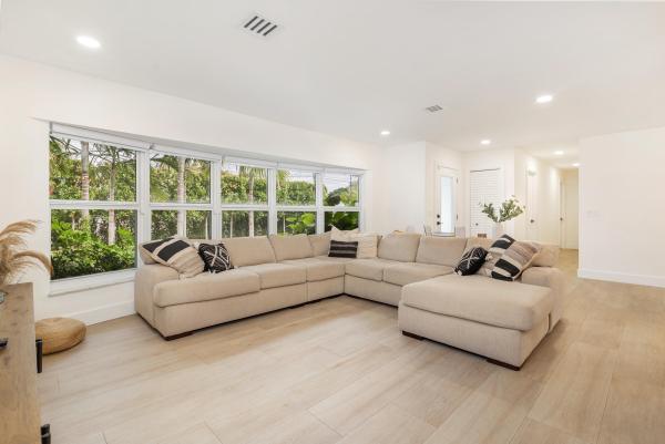 Lake Clarke Estates, 7521 Edgewater Cir, Lake Clarke Shores, Florida 33406, image 2
