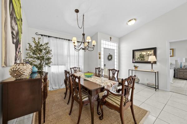 Indian Wells, 10859 Cambay Cir, Boynton Beach, Florida 33437, image 2