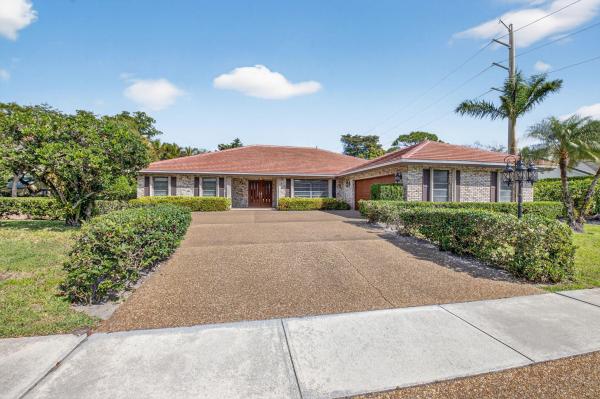 Boca Bath & Tennis Club, 2101 NW 25th St, Boca Raton, Florida 33431, image 1