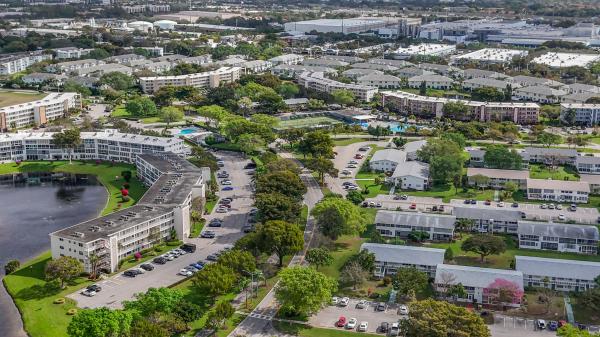 Farnham, 297 Farnham M, Deerfield Beach, Florida 33442, image 2