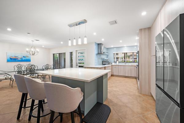 Yacht Harbor Manor, 1120 Singer Dr, Riviera Beach, Florida 33404, image 3