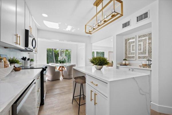 Green's Cay Of Jonathan's Landing, 17068 Traverse Cir, Jupiter, Florida 33477, image 1