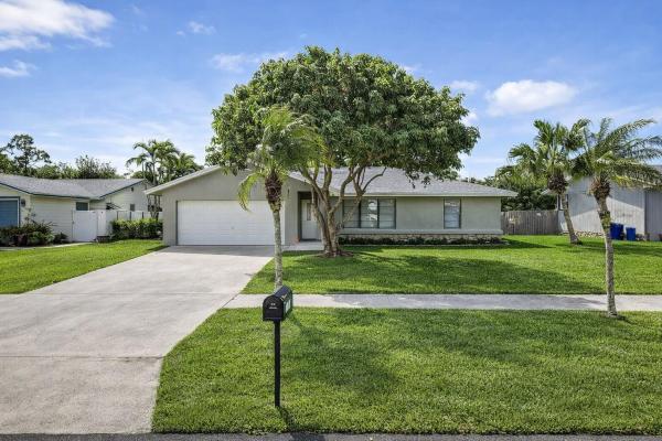 La Mancha, 129 Bilbao St, Royal Palm Beach, Florida 33411, image 3