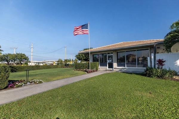 Leisureville Golf View North, 300 SW Golfview Ter #142, Boynton Beach, Florida 33426, image 2