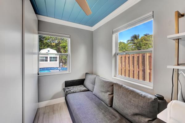 Tourist Nook Delray, 240 NW 9th Ave, Delray Beach, Florida 33444, image 1