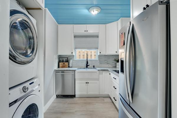 Tourist Nook Delray, 240 NW 9th Ave, Delray Beach, Florida 33444, image 2
