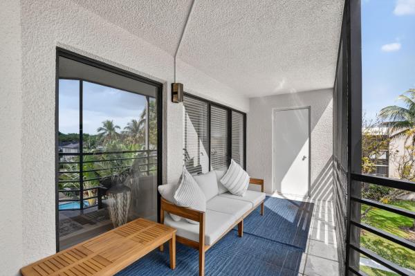 Camino Real Village, 5851 Camino Del Sol #402, Boca Raton, Florida 33433, image 1